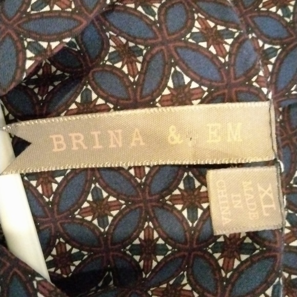 BRINA and Em Hi-Lo silkiest top size extra large - Picture 3 of 3